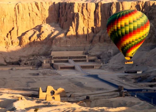 Valley of The Kings Guided Tour with Sunrise Hot Air Balloon & Round-Trip Hotel Transfers